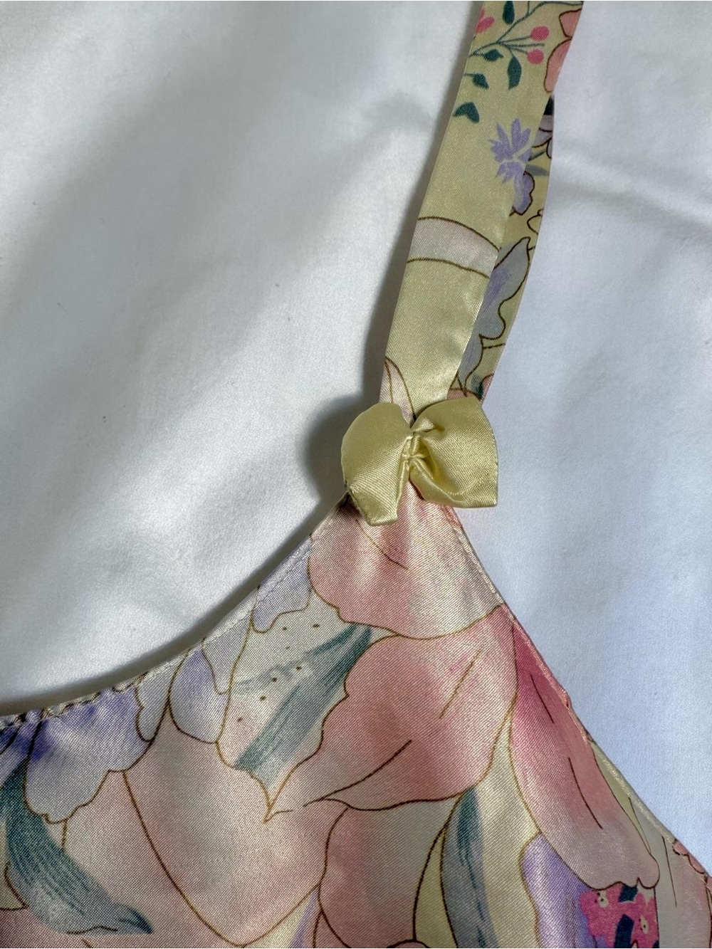 Silky floral mini slip dress with bow details - Picture 2 of 8